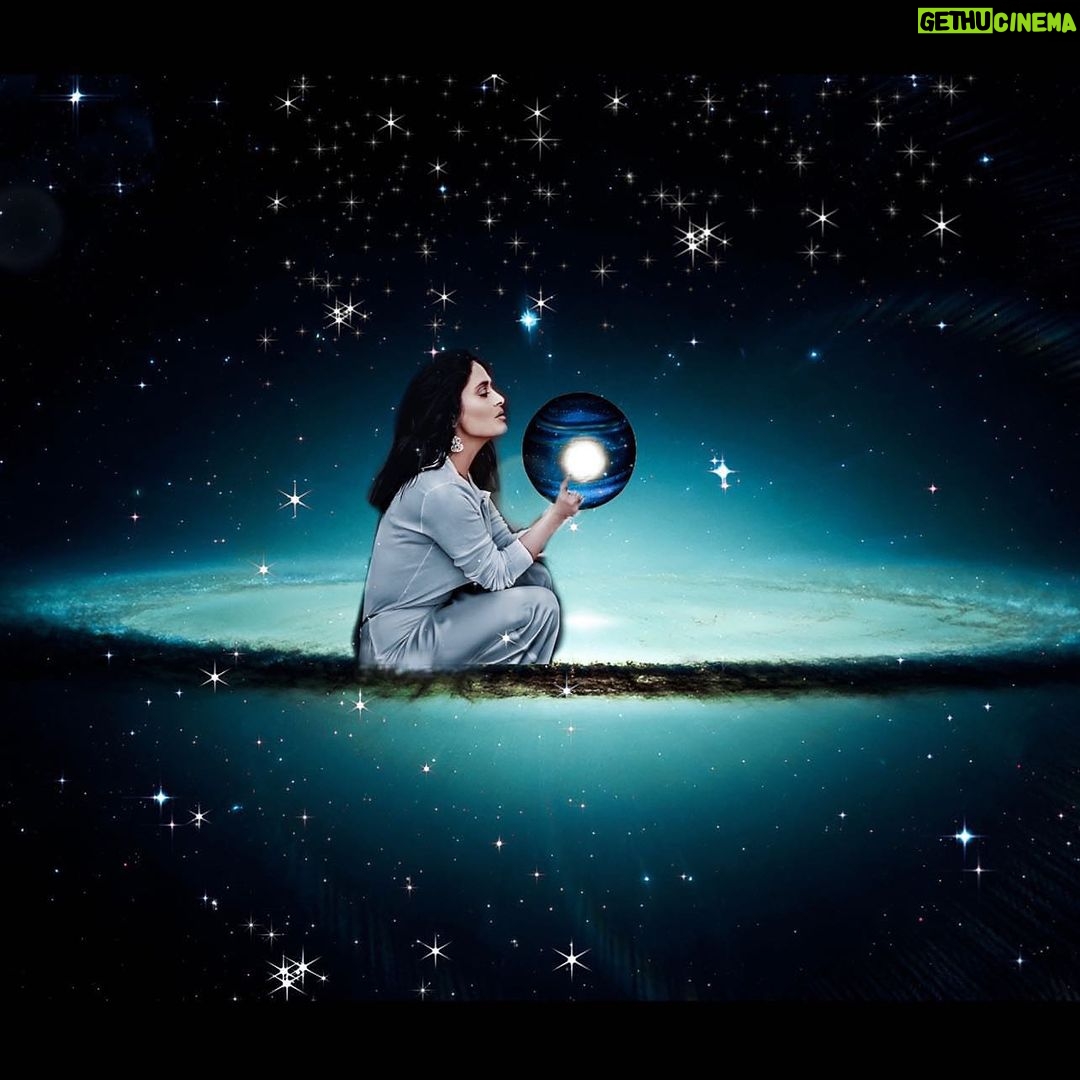 Salma Hayek Pinault Instagram - I wanted to remind everyone this #WorldSpaceWeek that we are all made of stardust✨, which means we are all a family, and space is also our home. 🌌 Thank you @salmahayekhasmyheart for collaborating with us to create this image that expresses that sentiment. Quería recordarles a todos en esta #SemanaDelEspacio que todos estamos hechos de polvo de estrellas✨, lo que significa que somos una familia y el espacio también es nuestro hogar. 🌌 Gracias @salmahayekhasmyheart por colaborar con nosotros para crear esta imagen que expresa ese sentimiento.