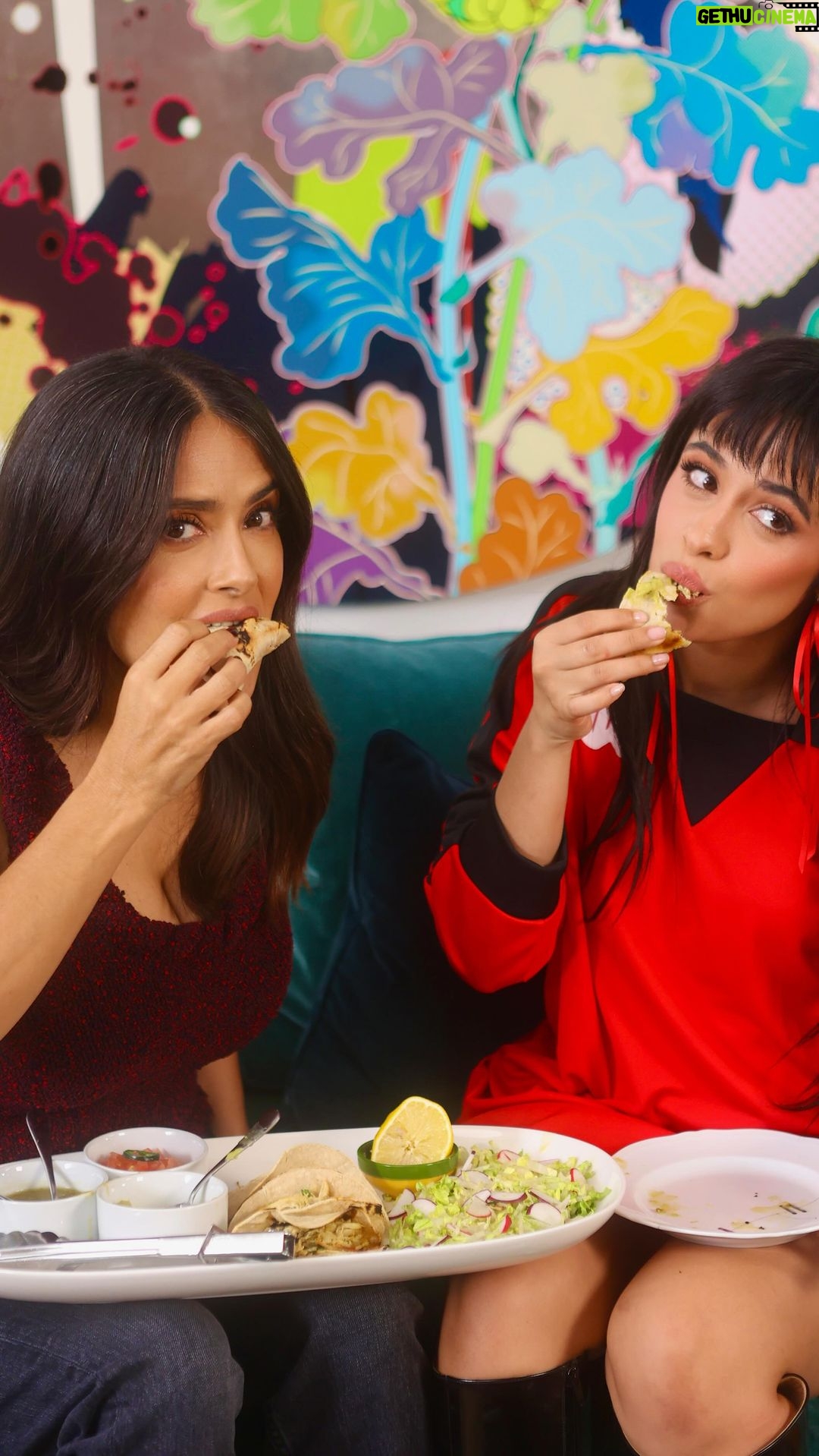 Salma Hayek Pinault Instagram - In London with @camila_cabello celebrating our culinary heritage on #NationalTacoDay 🌮 En Londres con @camila_cabello celebrando nuestra herencia culinaria en el #DíaNacionalDelTaco 🌮