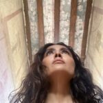 Salma Hayek Pinault Instagram - I feel an undeniable connection to the world that existed centuries ago. 🏛️🏺When you walk through the ruins of Pompeii you can’t help but imagine the lives of the people and their spirit linger in the air. The endurance of its buildings have survived to tell stories of of triumph and tragedy, of love and loss, all frozen in time. Thank you @massimo_osanna for this extraordinary experience. #italy #pompeii Pompeii, Italy