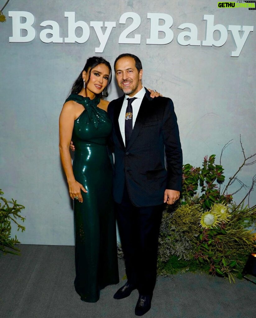 Salma Hayek Pinault Instagram - I am incredibly honored and grateful beyond words to receive this year’s Giving Tree Award at the 2023 Baby2Baby Gala, presented by @paulmitchell. @kellysawyer and @norahweinstein, I am in awe of your resilience, thoroughness, and hard work in creating @baby2baby, providing children living in poverty across the country with diapers, clothing, and all the basic necessities that every child deserves. I am also deeply grateful for your donation of 50,000 diapers you provided to the children of Acapulco who are living in the aftermath of Hurricane Otis—thank you from the bottom of my heart. My dear friend @channingtatum, thank you for presenting me with this award (I know how much you hate doing this kind of thing, so thank you SO much). I promise I will continue to make it my lifetime commitment to help children across the world. ❤️