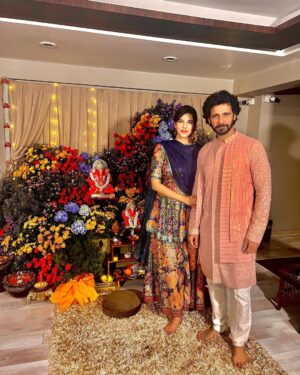 Saloni Khanna Instagram - Ganpati 2023 ❤️

Wearing @soniyagofficial 🌟 

#aintnohashtags
