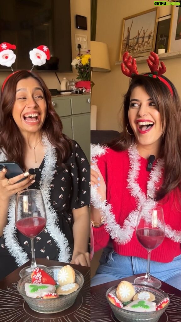 Saloni Khanna Instagram - Episode 6 … What is it about? Who ever gueses can give themselves a nice present from our side. #twogirlstwocups #podcast #reelcast #sabbakwas Mumbai, Maharashtra