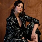 Saloni Khanna Instagram - Dazzling moments 🌟✨ #BehindTheScenes In Frame : @salk.04 Makeup & Hair : @maneeshabhavarthe Outfit: @paulmiandharsh Video : @cinematic.apj Photo : @priview.photography @prathameshghadge #PaulmiandHarsh #happykid #priviewphotography #ManeeshaBhavartheMakeupandHairstylist #celebritymakeupartist #celebritystyle #celebrities #photo #actor #actress #love #actorslife #photography #fashion #photographer #explore #trending #viral #mumbaimakeupartist #makeupartistsworldwide #instagood #instaphoto #picoftheday #photooftheday #moment #portraitperfection #beautiful #beauty #viral Mumbai, Maharashtra