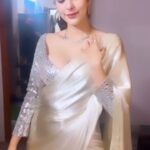 Saloni Khanna Instagram - Diwali with a 💥 Wearing @abhinavmishra_ Drama inherited #diwali2023 #abhinavmishra #saree Delhi, India