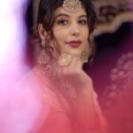 Saloni Khanna Instagram - Embracing the beauty of tradition and culture 🌟 In Frame : @salk.04 Makeup & Hair : @maneeshabhavarthe Jewellery : @aabhushan_by_sb Video & Photo : @priview.photography @cinematic.apj @prathameshghadge Outfit : @yeh_lehenga_nahi_mehenga #ManeeshaBhavartheMakeupandHairstylist #yeh_lehenga_nahi_mehenga #wedmegood #shadisaga #bandbajabride #indianbridalmakeup #weddingmakeup #shaadiwallinspirations #happywedding #mumbaimakeupartist #mumbaibride #mumbaimehndiartist #indianbridalwear #indianbride #weddingmakeup #weddinginspiration #weddinglehenga #weddingplanner #bridalmakeup #celebritystyle #makeupartists_worldwide #indianweddings #weddingsutra #wedmegood #wedmegoodbride Mumbai, Maharashtra