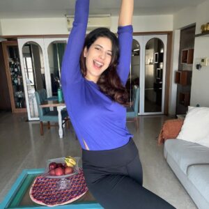 Saloni Khanna Instagram - 2024 looking good 💜
