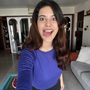 Saloni Khanna Instagram - 2024 looking good 💜