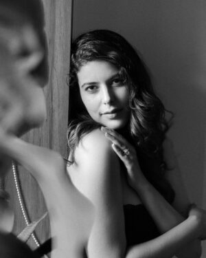 Saloni Khanna Instagram - Shadows and light dance. 

#portraits #naturallight #beauty