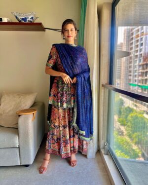 Saloni Khanna Instagram - Ganpati 2023 ❤️

Wearing @soniyagofficial 🌟 

#aintnohashtags