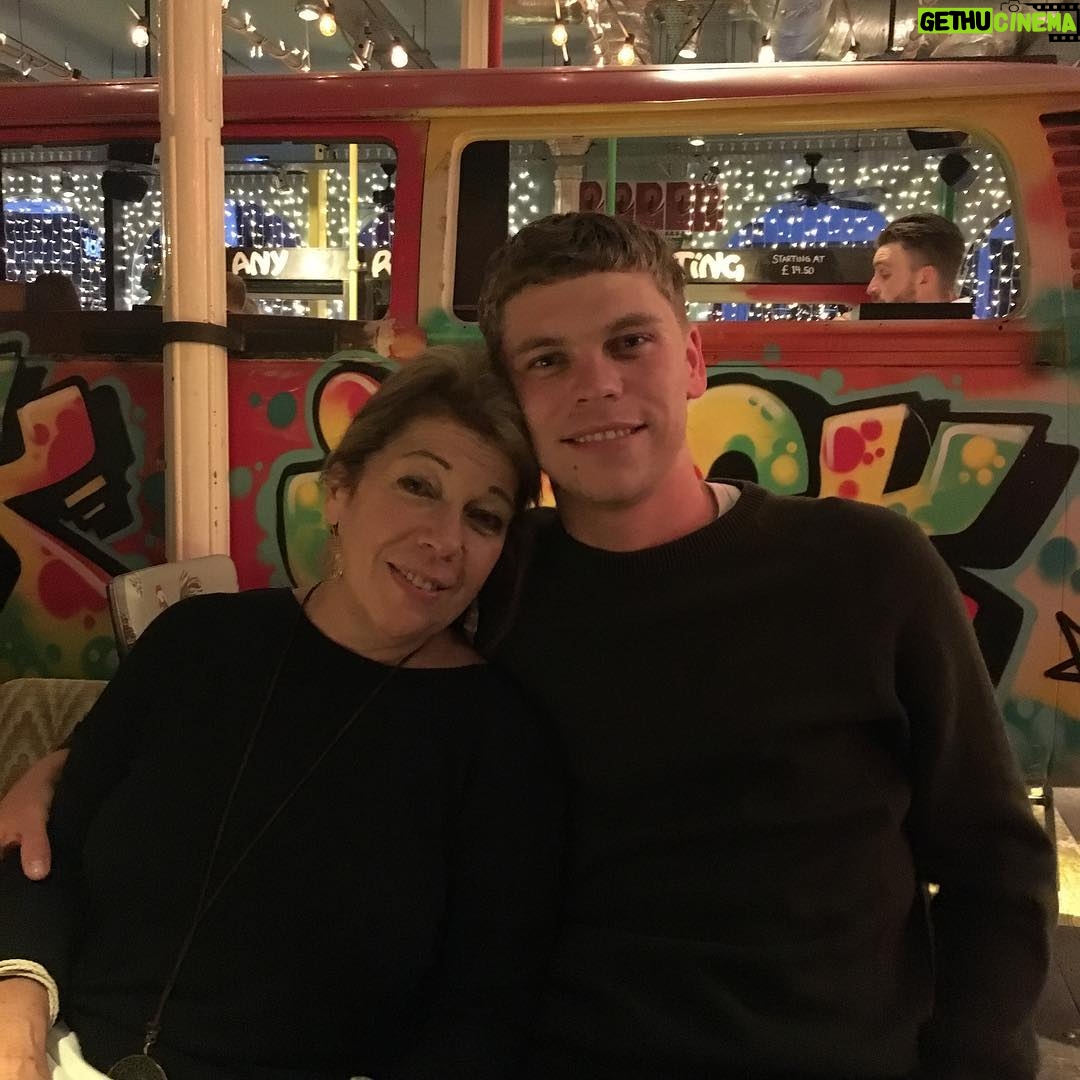 Sam Clemmett Instagram - Happy birthday to this man, my brother @alexclemmett ❤️ Sorry to not be back home celebrating with you... miss you 😘