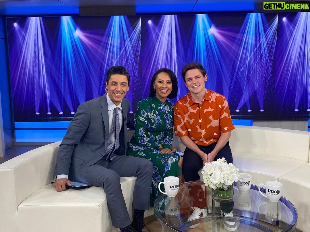 Sam Clemmett - 19.4K Likes - Thank you @pix11news for having me on to chat about Queen Charlotte!!
Styling @mrfabioimmediato
Grooming Alex Keating
Thank you @sandroparis