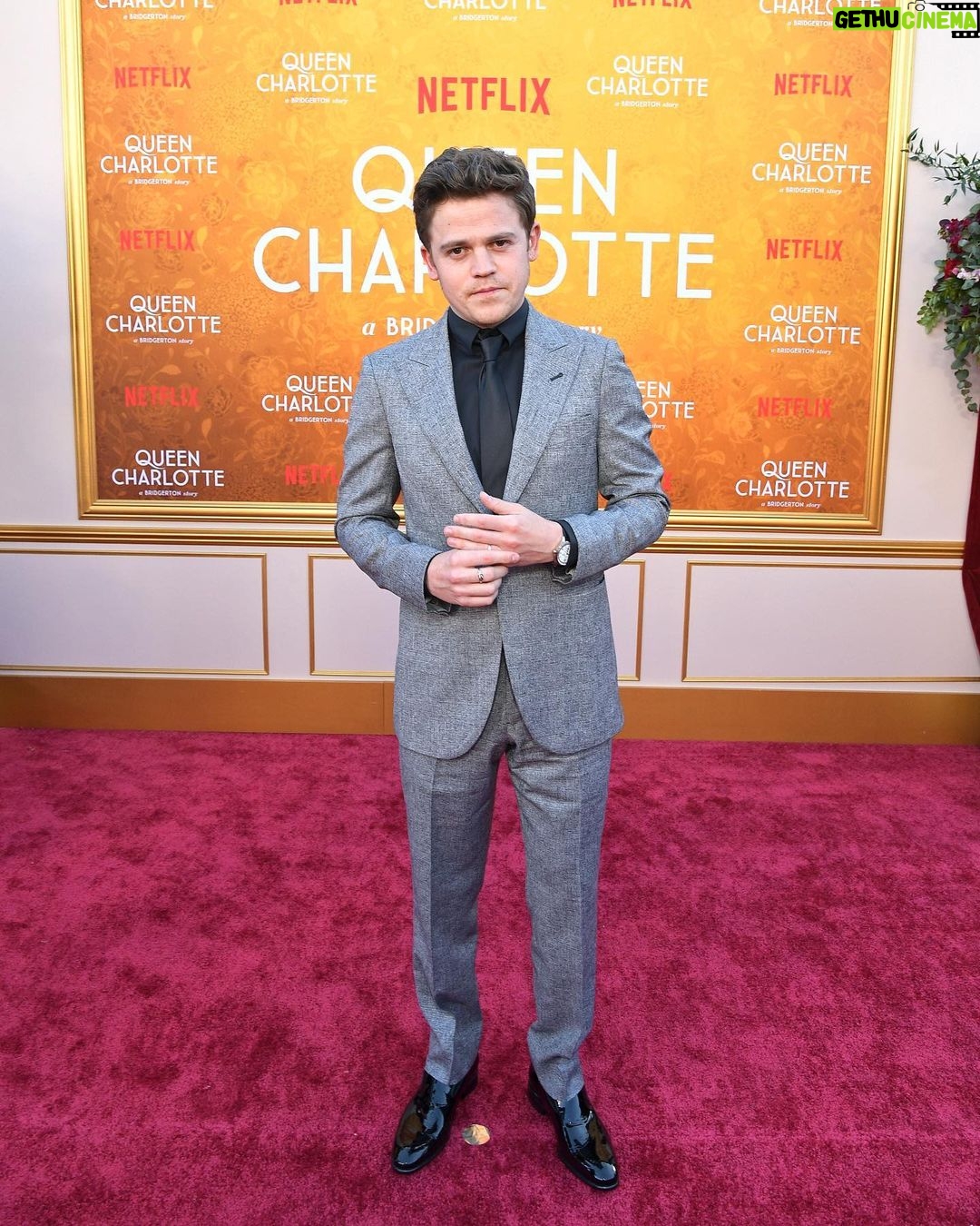 Sam Clemmett - 13.5K Likes - World Premiere for Queen Charlotte 🤯 Thank you LA! Less than a week to go….
Thank you @giorgioarmani @aspreylondon @santoniofficial
Styling @mrfabioimmediato
Grooming @andreapezzillo