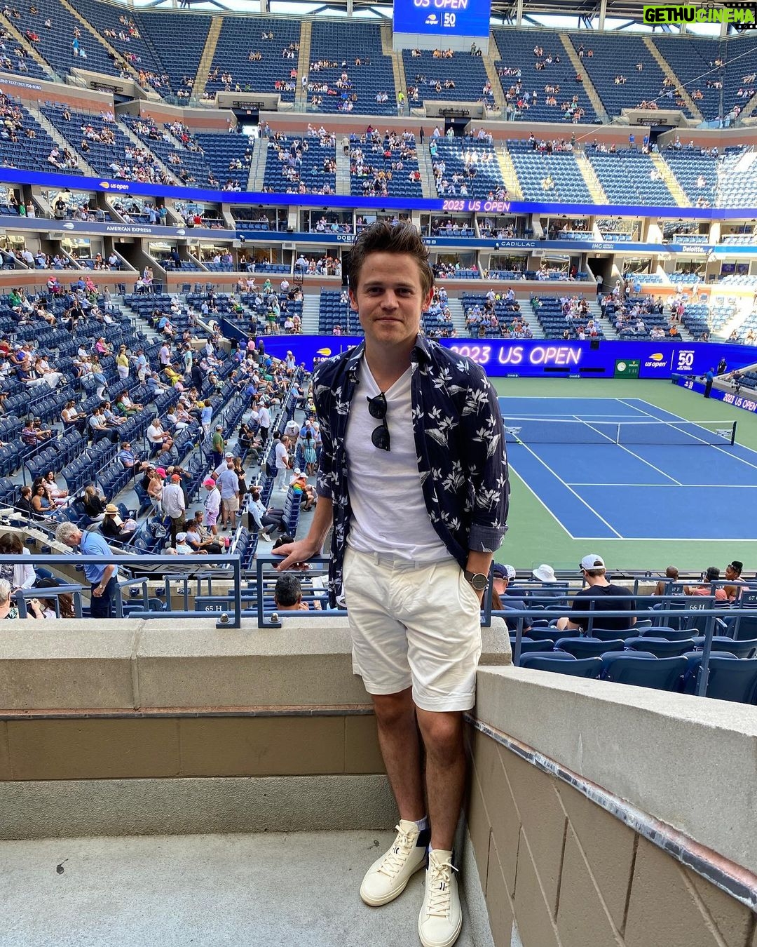 Sam Clemmett - 14.5K Likes - Who knew Tequila & Tennis were the perfect combination?! Thank you for serving up the best afternoon @dobeltequila 🎾 🎾