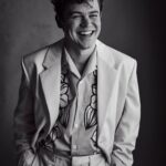 Sam Clemmett Instagram - Talked to @icon_elpais about all things Queen Charlotte! Thank you all!! 📸 @charliegraystudio Styling @mrfabioimmediato Grooming @thebradylea And thank you @vrwpublicity ❤️