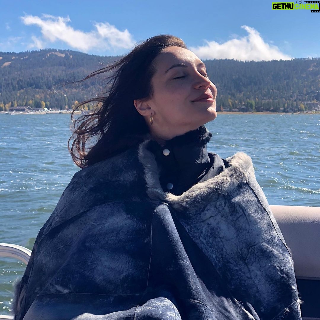 Samantha Robinson Instagram - 🤗 Big Bear Lake, California