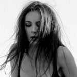 Samantha Robinson Instagram - Challenge accepted! Thank you @shanny.mc @dallas_jayhunter @dr.woldo ❤️ #womensupportingwomen oldie but goodie by @neilkrug mua @sandyganzer hair @hairbycandicebirns wardrobe @chloe.chippendale ❤️❤️❤️