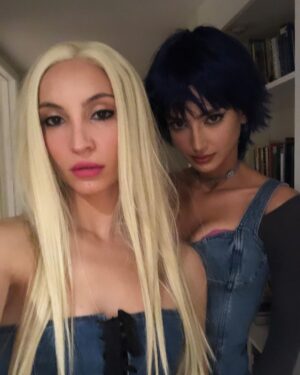Samantha Robinson Instagram - “That’s hot”