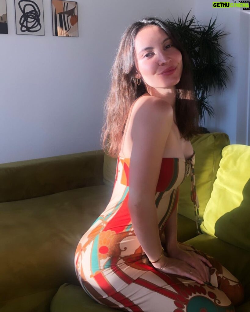 Samantha Robinson Instagram - Sexy or cute?