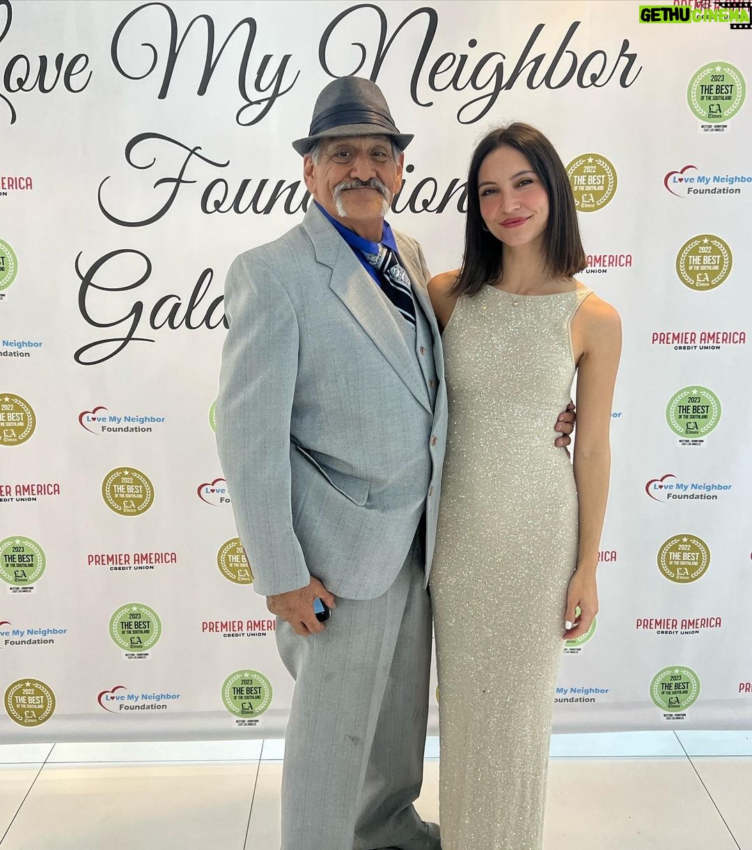 Samantha Robinson Instagram - Last week at @lovemyneighborfoundation gala 🩷