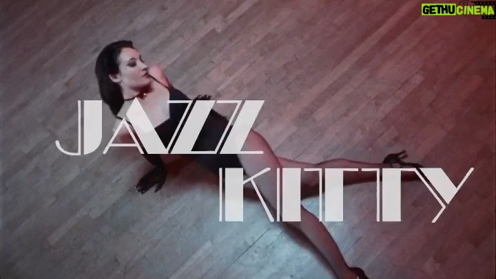 Samantha Robinson Instagram - The cat is finally out of the bag! 😸Please check out Jazz Kitty meow! I hope you enjoy it! LINK IN BIO! 🐾💗 #jazzkitty