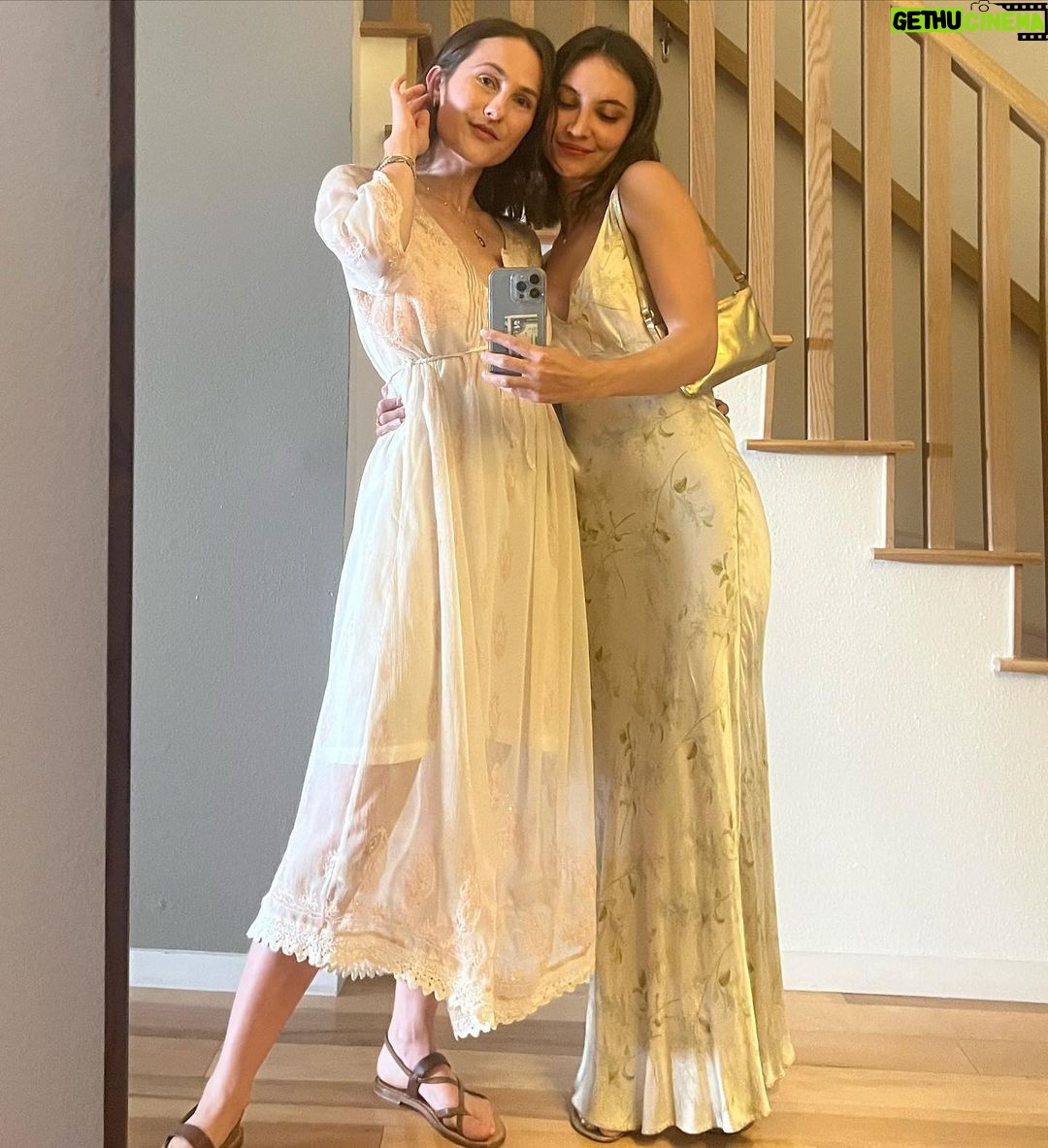 Samantha Robinson Instagram - Friends & LA summer ✨