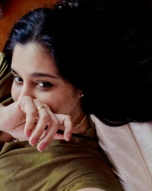 Samyuktha Varma Instagram - Me &
Kannmashi.
A love story