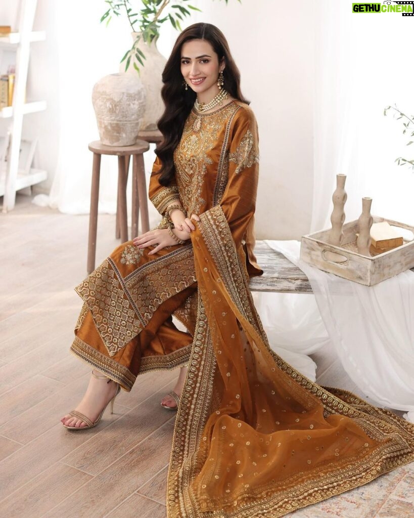 Sana Javed Instagram - “Ishq Attish” Raw silk collection by @mohagniofficial will be available for prebooking from 5th October. Stay tuned for more at www.mohagni.com Makeup artist: @theshoaibkhan.official Photographer : @deeveesofficial Styling - Zainab Naqvi @imzainabnaqvi110 Videographer @furqan.bhatti #mohagni #weddingformals #rawsilk #festiveformals #formals