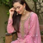Sana Javed Instagram – 🌸 

@mayapretofficial 
@_akcollection