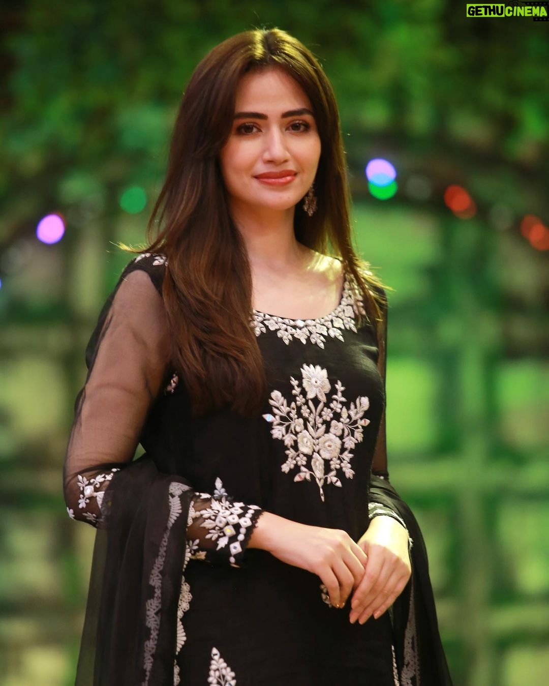 Sana Javed Instagram - 🤍 #JeetoPakistanLeague 🥰 thank you for your love and support love you all 😘♥️ 📸: @omarsaeedofficial