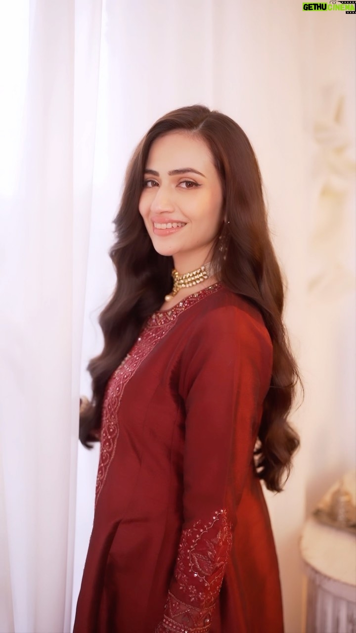 Sana Javed Instagram - Coming soon ! ✨ @mohagniofficial @noman.syed @theshoaibkhan.official @deeveesofficial @furqan.bhattii @imzainabnaqvi110