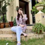 Sana Javed Instagram – 🤍💜

Footwear @oddandeve 💜