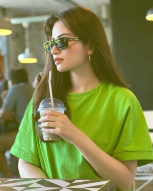 Sana Javed Instagram - “Nothing is real but dreams and love.”🍃