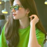 Sana Javed Instagram – “Nothing is real but dreams and love.”🍃