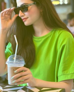 Sana Javed Instagram - “Nothing is real but dreams and love.”🍃