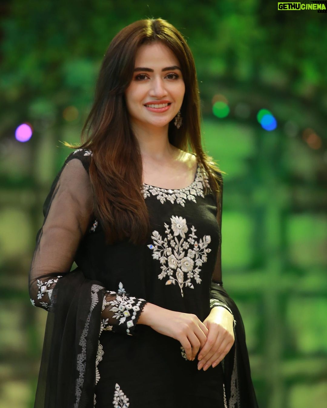 Sana Javed Instagram - 🤍 #JeetoPakistanLeague 🥰 thank you for your love and support love you all 😘♥️ 📸: @omarsaeedofficial