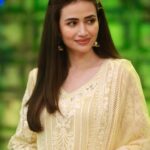 Sana Javed Instagram - 💛 @rizwanbeyg @sheebamughal Photography @omarsaeedofficial