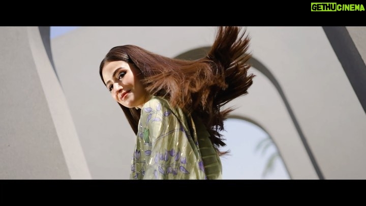 Sana Javed Instagram - BTS with @alzohaibtextile @mahiymaan team 🤍