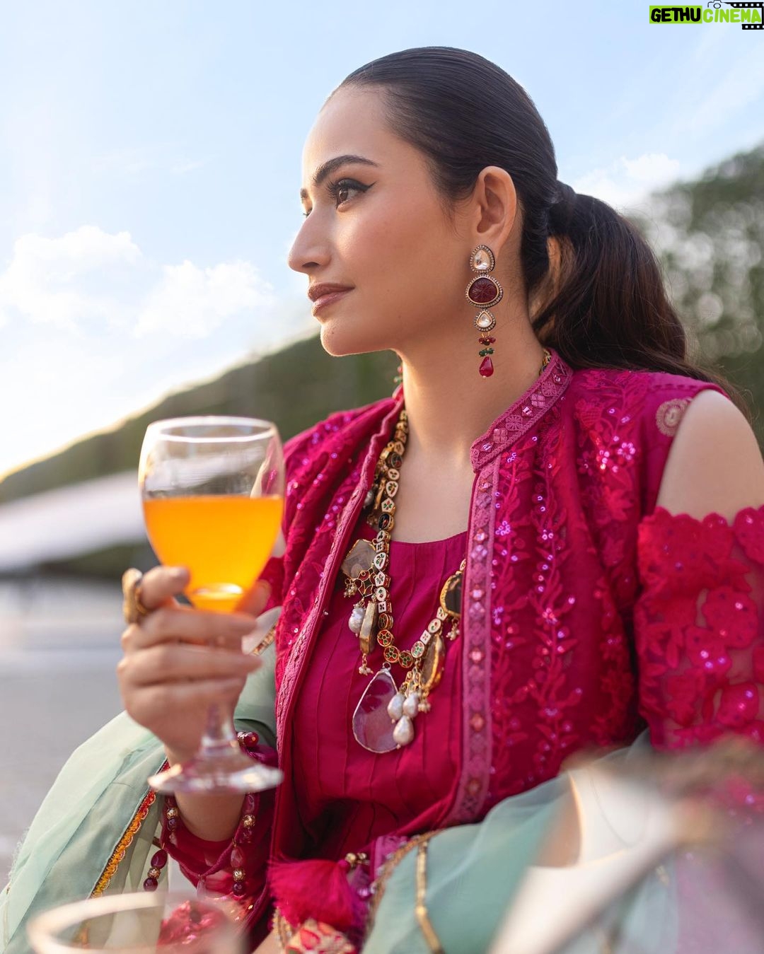 Sana Javed Instagram - @alzohaibtextile @mahiymaan