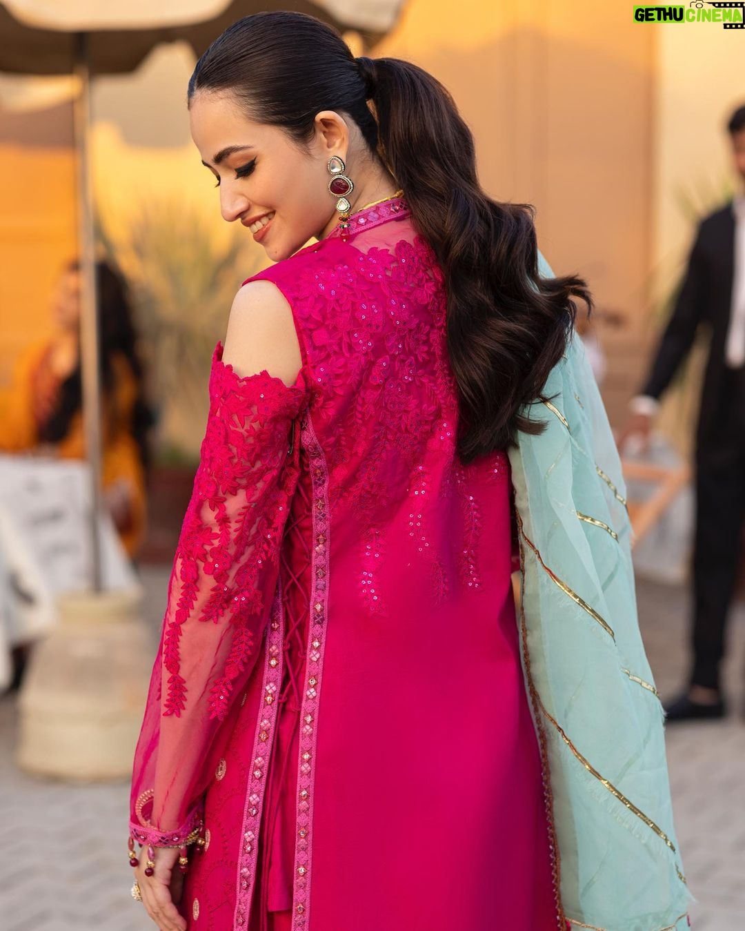 Sana Javed Instagram - @alzohaibtextile @mahiymaan