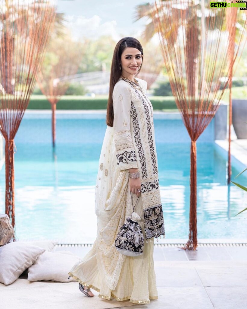 Sana Javed Instagram - ALZOHAIB‘s ever popular ‘ Mahiymaan ’ Luxury Lawn - Eid Edition; sublime silhouettes capturing the true quintessence of today’s woman, who gracefully carries herself. Are you ready to experience a fixation of unforgettable opulence yet ethereal work of art? NOW AVAILABLE at all leading stores! & Online https://bit.ly/MMLL-22-FBOG 💄: @sunil_mua 📸: @iam3h Styling : @shakethingsupbyamal #ALZOHAIB #SanaJaved #Mahiymaan #Eid #LuxuryLawn #FestiveLawn #Glam #Fashion #DesignerWear #MostAwaited #BookNow