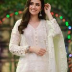 Sana Javed Instagram - 👗 : @rizwanbeyg 💄 : @sheebamughal 📸 : @omarsaeedofficial