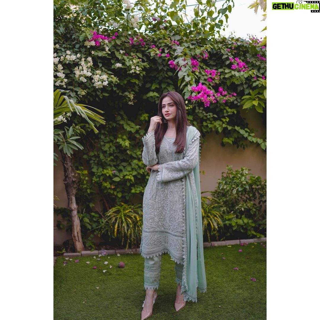 Sana Javed Instagram - 👗: @rizwanbeyg 💄 : @sheebamughal 📸 : @fazilasyedphotography