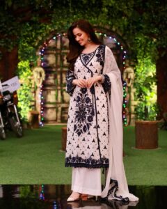 Sana Javed Instagram - #JeetoPakistanLeague with my favourite people 💙 👗: @rizwanbeyg 💄: @sheebamughal 📸: @omarsaeedofficial