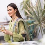 Sana Javed Instagram - ‘@mahiymaan’ Luxury Lawn - Eid Edition by @alzohaibtextile X @sanajaved.official Hair and makeup : @sunil_mua Stylist : @shakethingsupbyamal Photography : @iam3h Available in stores from 9th April ! #ALZOHAIB #Mahiymaan #SanaJaved #Eid #LuxuryLawn #FestiveLawn #Glam #Fashion #DesignerWear #ComingSoon