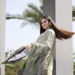 Sana Javed Instagram - Recent shoot with @alzohaibtextile @mahiymaan 🤍 Muse: @sanajaved.official Photography: @iam3h Videography:@shehroz_mehmood Styling : @shakethingsupbyamal PR: @tehminakhaled Makeup & Hair: @sunilmua Brand Manager: @iamwaqasalii #ALZOHAIB #Mahiymaan #SanaJaved #Eid #LuxuryLawn #DesignerWear #ComingSoon Launching details: -Catalogue Reveals on Tuesday (5th April) 10:00PM. -Pre-booking starts from Thursday (7th April) at 11:00PM. -Available in stores from Saturday (9th April).