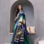 Sana Javed Instagram - ☘️ @alzohaibtextile @mahiymaan 💄: @sunil_mua 📸 : @iam3h Styling: @shakethingsupbyamal