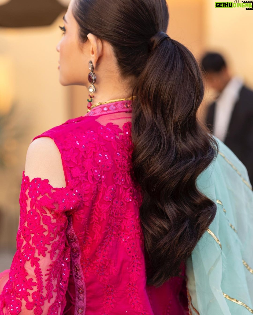 Sana Javed Instagram - @alzohaibtextile @mahiymaan