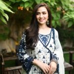 Sana Javed Instagram - 🤍 👗 : @rizwanbeyg 💄 : @sheebamughal 📸 : @hussain.mandviwala