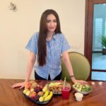 Sana Javed Instagram - FITNESS TALK💪🏻 Let's change how we look at diets with the help of certified dietitian & personal trainer (@diet_planner__) who caters all your preferences so efficiently❤️ I have recently started my fitness Journey with @diet_planner__ (Maham naveed) since I have heard a lot about her and trust me she has the most amazing range of recipes that will never make a person get bored on diet.🍉🍩🍡 If you are looking to get your customised diet program then definitely checkout @diet_planner__ !! She is really humble and best at what she does.💜 PR @windmilepr #dietplanner #mahamnaveed #dietitian #Healthyeating #woman #Fitness #Lifestyle