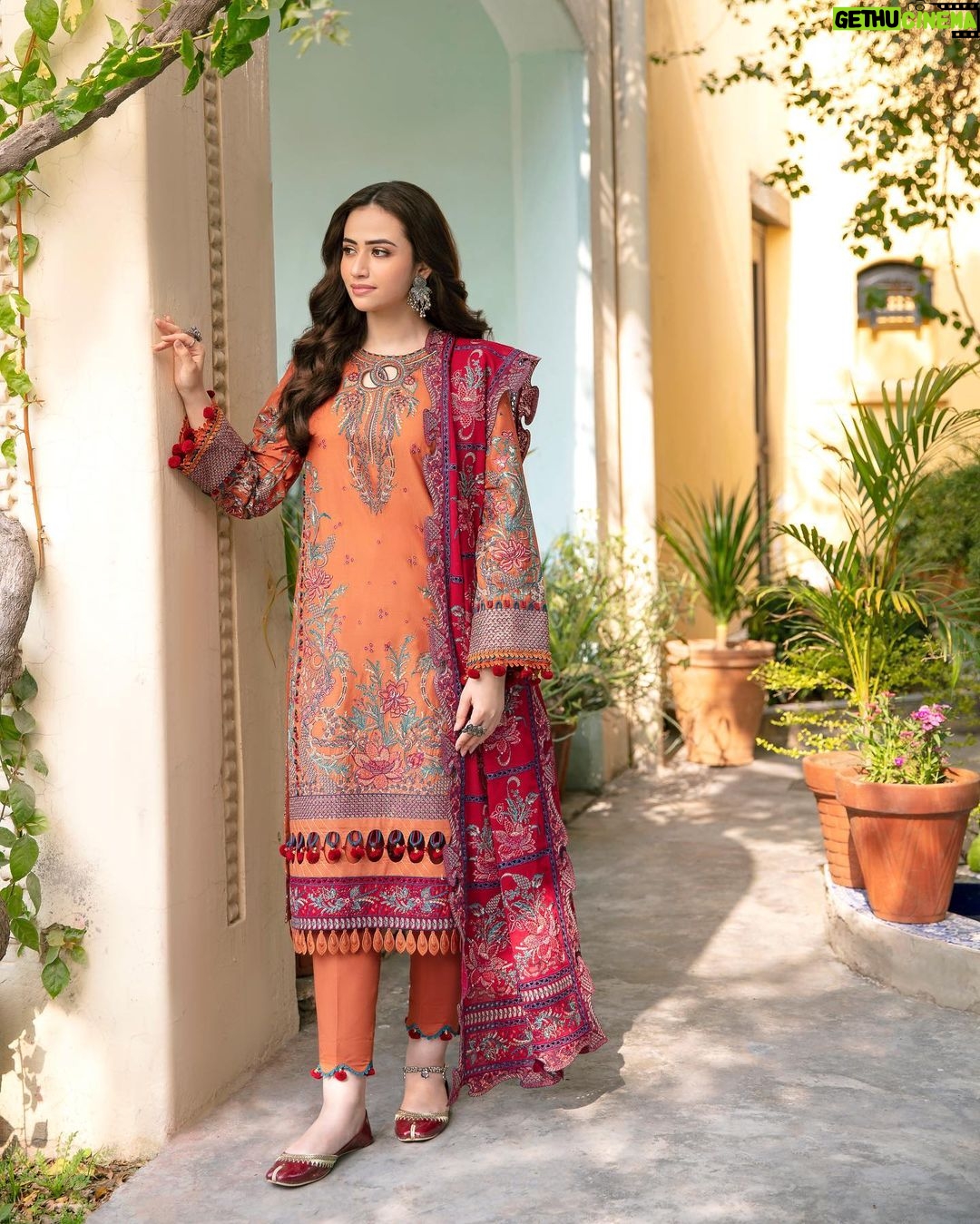 Sana Javed Instagram - @jazminonline đ¤PRE-BOOK NOW the most awaited collection âShahkaarâ Eid Festive Vol. 1 SSâ22 A collection that is one of a kind, inclusive of all summer palettes & timeless designs embellished in elegance! Absolutely loved wearing each design! Visit www.jazmin.pk to shop. #jazminonline #jazminshahkaar #eidfestive #festivelawn #embroidered #comingsoon